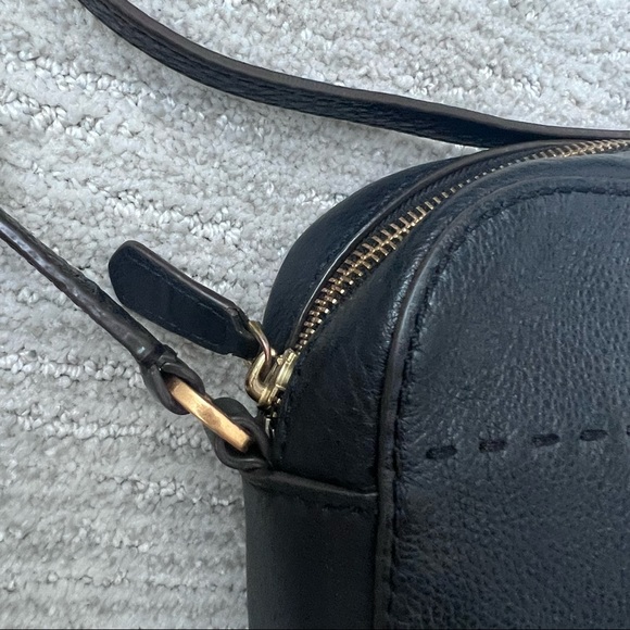 Tory Burch Thea Camera Crossbody Black Bag - Picture 11 of 12